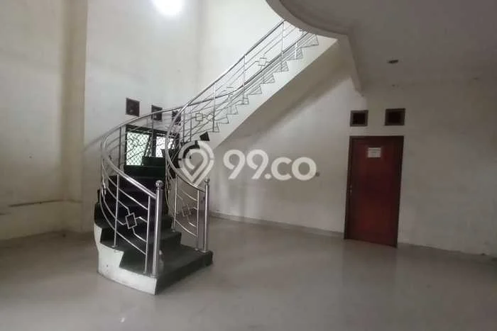 Rumah Luas Asri 4 KT Siap Pakai di Taman Holis Indah Bandung Rumah Luas Asri 4 KT Siap Pakai di Taman Holis Indah Bandung