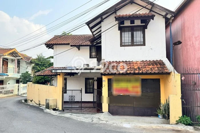 Rumah Modern 8 Kamar LT 185m2 di Cikutra Rumah Modern 8 Kamar LT 185m2 di Cikutra