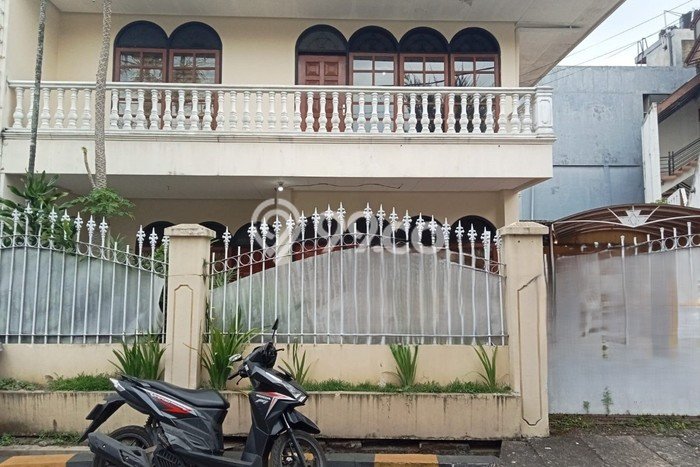 Rumah Elit LB 300m2 Siap Pakai Desain Elegan di Cipaganti, Bandung Rumah Elit LB 300m2 Siap Pakai Desain Elegan di Cipaganti, Bandung