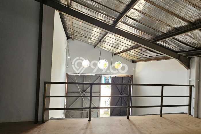 LOKASI STRATEGIS! Gudang For Rent Kawasan Neglasari, Luas 330m², Lokasi Usaha LOKASI STRATEGIS! Gudang For Rent Kawasan Neglasari, Luas 330m², Lokasi Usaha