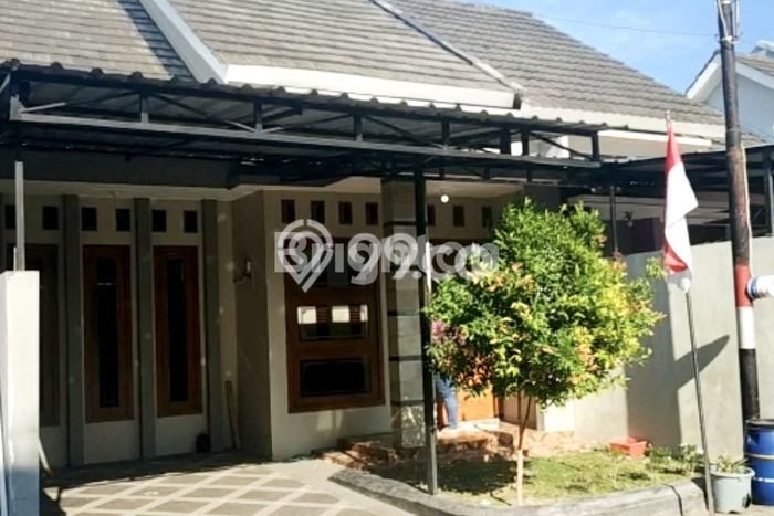 Dijual Rumah Eksklusif 3 KT di Karang Anyar, Surakarta Dijual Rumah Eksklusif 3 KT di Karang Anyar, Surakarta