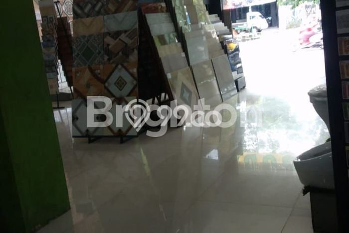 Ruko Dijual di Sragen LT 400m2, LB 1000m2 Solusi Investasi Cerdas Ruko Dijual di Sragen LT 400m2, LB 1000m2 Solusi Investasi Cerdas