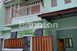 Rumah Strategis Modern Lb 200m2 di Banyuanyar, Solo Rumah Strategis Modern Lb 200m2 di Banyuanyar, Solo