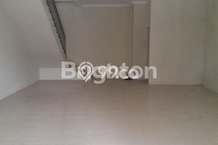 Ruko bagus disewakan di Karanganyar Karanganyar dengan LB 250m2 harga sewa terbaik Ruko bagus disewakan di Karanganyar Karanganyar dengan LB 250m2 harga sewa terbaik