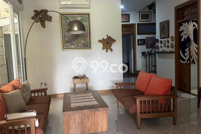 Jual Rumah Luas Megah Dengan View Eksklusif di Pulomas, Jakarta Timur Jual Rumah Luas Megah Dengan View Eksklusif di Pulomas, Jakarta Timur