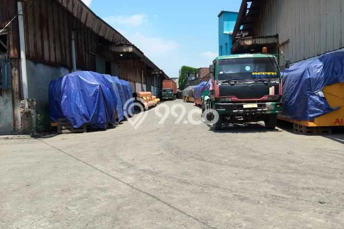 Unit Gudang Disewakan di Semper di Area Ramai & Strategis Unit Gudang Disewakan di Semper di Area Ramai & Strategis