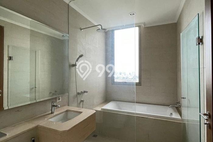 Dijual Apartemen Luxury di Taman Anggrek 4 Kamar & 3 Kamar Mandi Dijual Apartemen Luxury di Taman Anggrek 4 Kamar & 3 Kamar Mandi