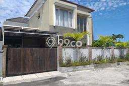 Dijual rumah 2 lantai lokasi jalan Gunung Soputan Dekat Seminyak Kerobokan Dijual rumah 2 lantai lokasi jalan Gunung Soputan Dekat Seminyak Kerobokan