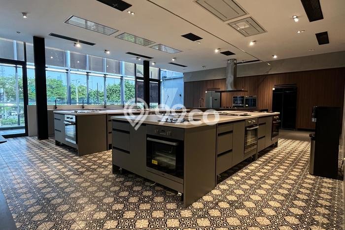 Komersial Bagus Dijual LB 665m2 Lokasi Strategis Jakarta Barat Area Cocok untuk Bisnis Komersial Bagus Dijual LB 665m2 Lokasi Strategis Jakarta Barat Area Cocok untuk Bisnis