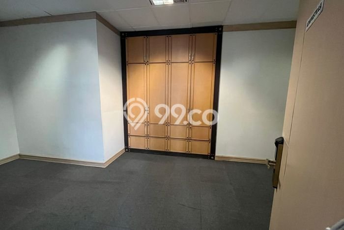 Disewakan Kantor di Kawasan Ramai Senayan Luas 218m2 Disewakan Kantor di Kawasan Ramai Senayan Luas 218m2