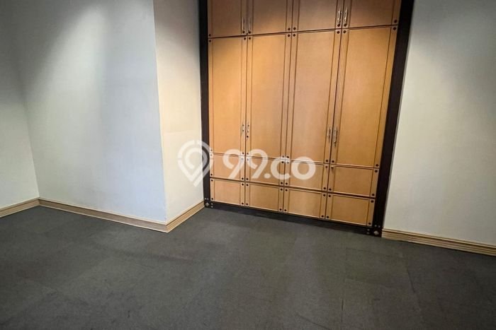 Disewakan Kantor di Kawasan Ramai Senayan Luas 218m2 Disewakan Kantor di Kawasan Ramai Senayan Luas 218m2