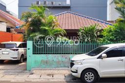 Siap Huni Hunian Elit 6 Kamar di Menteng Dekat ke Mana Saja Siap Huni Hunian Elit 6 Kamar di Menteng Dekat ke Mana Saja