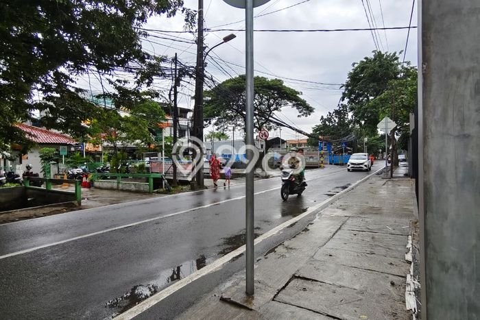 Ruko Dijual di Jakarta Barat LT 200m2 & LB 350m2 Lokasi Terbaik! Ruko Dijual di Jakarta Barat LT 200m2 & LB 350m2 Lokasi Terbaik!