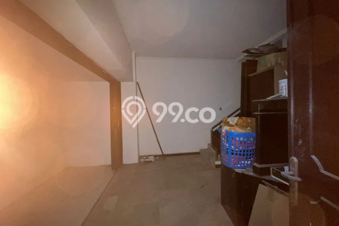 LOKASI BISNIS! Ruko Disewakan di Hayam Wuruk, Luas 144m², Akses Strategis LOKASI BISNIS! Ruko Disewakan di Hayam Wuruk, Luas 144m², Akses Strategis