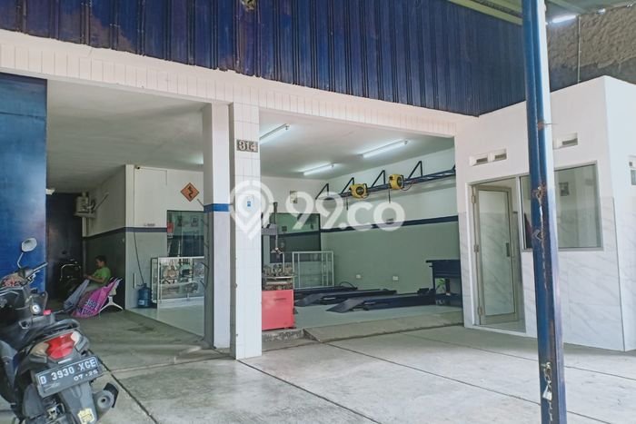 KAWASAN PREMIUM! Gudang di Andir, Luas 300m2m², Area Komersial KAWASAN PREMIUM! Gudang di Andir, Luas 300m2m², Area Komersial