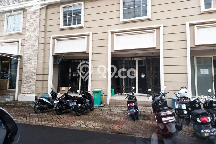 Dijual Ruko Kawasan Green Lake City, Luas 236m², Lokasi Strategis Dijual Ruko Kawasan Green Lake City, Luas 236m², Lokasi Strategis