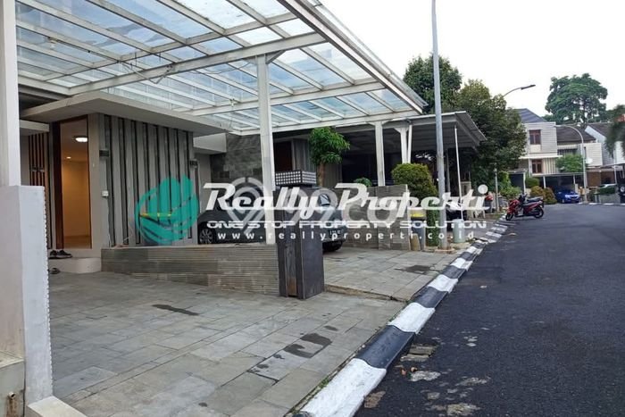 Rumah Mewah LB 183m2 Siap Pakai Desain Elegan di Pinang Ranti, Jakarta Timur Rumah Mewah LB 183m2 Siap Pakai Desain Elegan di Pinang Ranti, Jakarta Timur