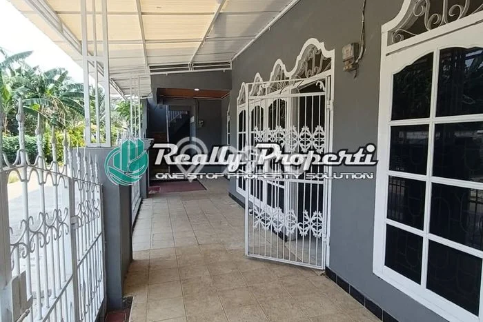 Rumah Luas Asri 6 KT Siap Pakai di Jati Rahayu Bekasi Rumah Luas Asri 6 KT Siap Pakai di Jati Rahayu Bekasi