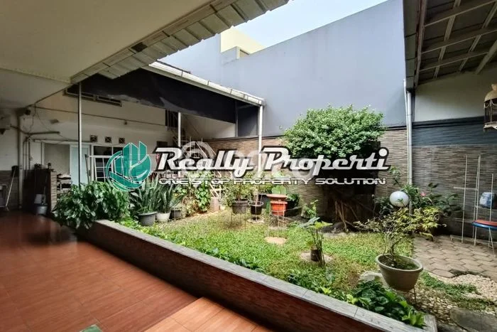 Dijual Rumah Mewah Elegan Dengan View Cantik di Jatiwaringin, Bekasi Dijual Rumah Mewah Elegan Dengan View Cantik di Jatiwaringin, Bekasi