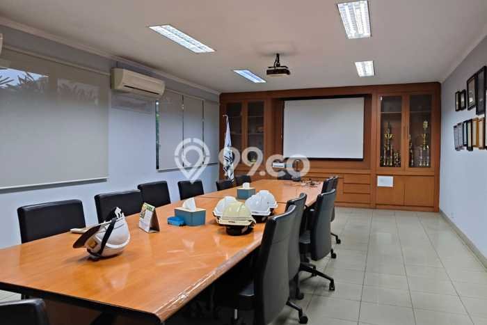 Unit Gudang Dijual di Jakarta Utara LT 44000m2 & LB 15000m2 Unit Gudang Dijual di Jakarta Utara LT 44000m2 & LB 15000m2