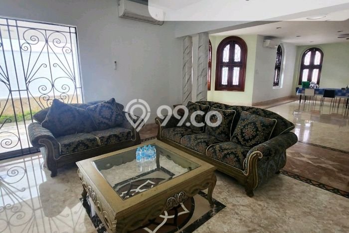 Rumah Elit Modern Siap Huni di Raya Darmo Surabaya Rumah Elit Modern Siap Huni di Raya Darmo Surabaya