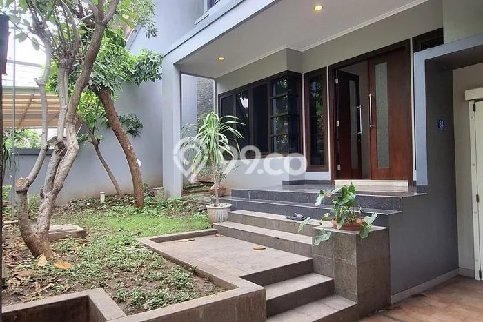Disewakan Rumah Murah di Sukomanunggal Surabaya Punya 5 KT Disewakan Rumah Murah di Sukomanunggal Surabaya Punya 5 KT