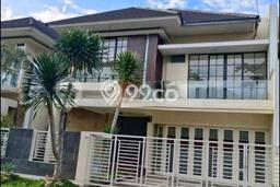 Dijual Hunian Mewah dengan Fasilitas Sekitar Komplit di Wiyung, Surabaya Dijual Hunian Mewah dengan Fasilitas Sekitar Komplit di Wiyung, Surabaya