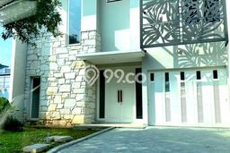 Hunian Mewah LB 300m2 Siap Pakai Desain Elegan di Pakuwon Indah, Surabaya Hunian Mewah LB 300m2 Siap Pakai Desain Elegan di Pakuwon Indah, Surabaya