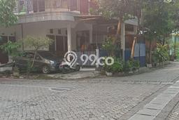 Dijual Segera Kost 12 Kamar, 4 Kamar Mandi di Jambangan, Surabaya, Luas 200m2 Dijual Segera Kost 12 Kamar, 4 Kamar Mandi di Jambangan, Surabaya, Luas 200m2