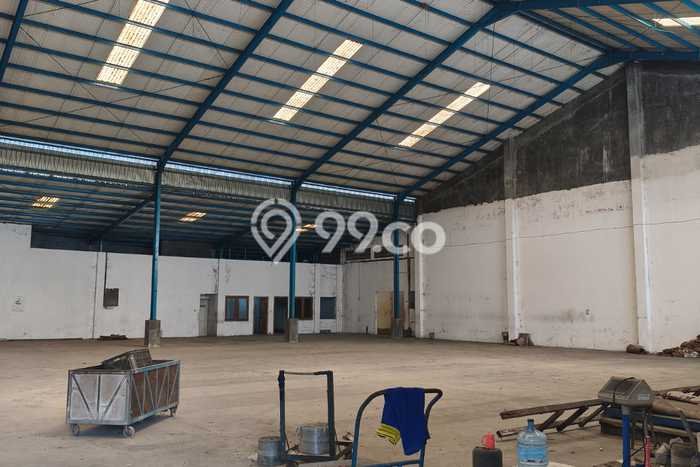Unit Gudang Disewakan di Mojokerto di Area Ramai & Strategis Unit Gudang Disewakan di Mojokerto di Area Ramai & Strategis