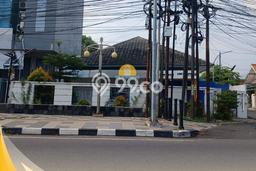Lokasi terbaik! Rumah siap huni disewakan di Semarang Tengah LB 240m2 Lokasi terbaik! Rumah siap huni disewakan di Semarang Tengah LB 240m2