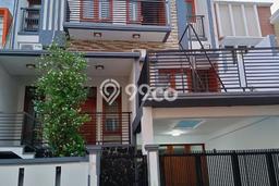 Dijual Rumah Luas Elegan Dengan View Eksklusif di Slipi, Jakarta Barat Dijual Rumah Luas Elegan Dengan View Eksklusif di Slipi, Jakarta Barat
