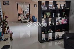 Ready to Use! Luxury House LT 264m2 Desain Elegan di Kota Wisata Ready to Use! Luxury House LT 264m2 Desain Elegan di Kota Wisata