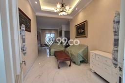 Dijual Rumah Luas Megah Dengan View Eksklusif di Kota Wisata, Jakarta Timur Dijual Rumah Luas Megah Dengan View Eksklusif di Kota Wisata, Jakarta Timur