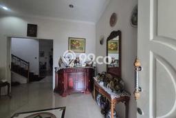 Rumah Elit LB 340m2 Siap Huni Desain Elegan di Kota Wisata, Jakarta Timur Rumah Elit LB 340m2 Siap Huni Desain Elegan di Kota Wisata, Jakarta Timur