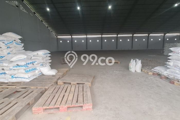 Gudang disewakan di Karanganyar Solo dengan luas bangunan 854m2 Gudang disewakan di Karanganyar Solo dengan luas bangunan 854m2