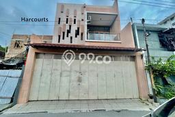 Hunian Eksklusif Siap Huni LT 230m2 di Banjarsari, Solo Hunian Eksklusif Siap Huni LT 230m2 di Banjarsari, Solo
