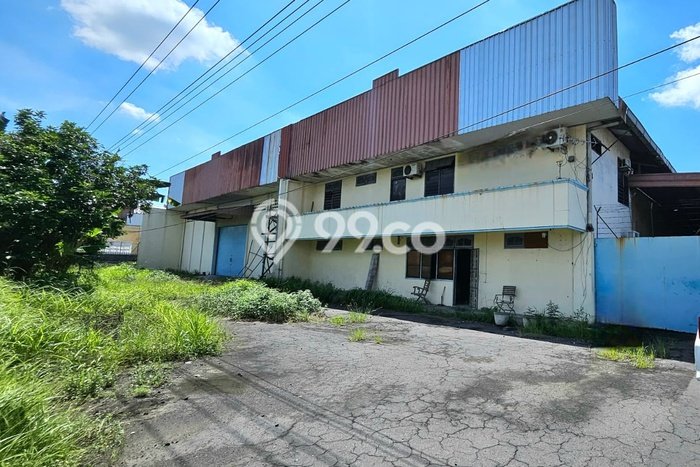 Unit Gudang Dijual di Kartasura Sukoharjo Luas Bangunan 3200m2 Unit Gudang Dijual di Kartasura Sukoharjo Luas Bangunan 3200m2