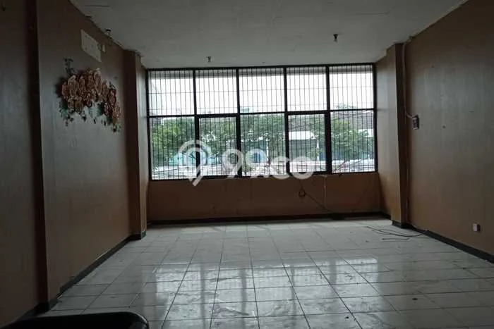 Ruko Komersial Disewakan di Pedurungan Semarang Luas 180m2 Ruko Komersial Disewakan di Pedurungan Semarang Luas 180m2