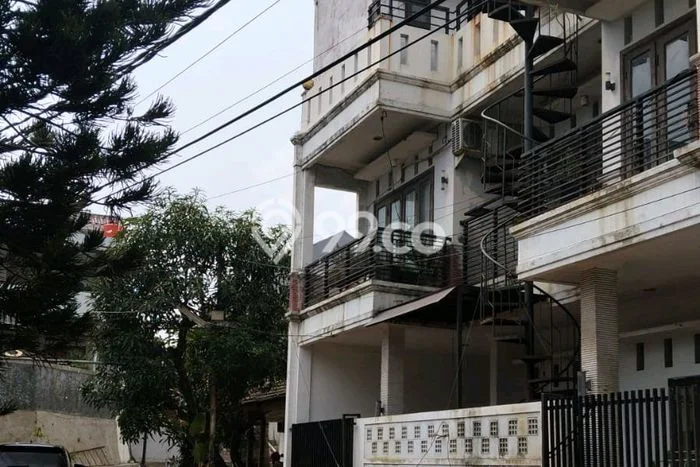 Unit Kost Dijual di Pamulang dengan 11 Kamar Tidur & Luas Bangunan 248m2 Unit Kost Dijual di Pamulang dengan 11 Kamar Tidur & Luas Bangunan 248m2