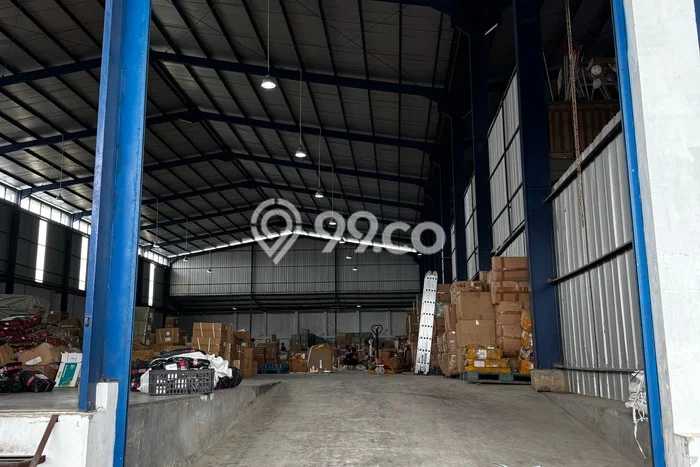 Gudang Disewa di Jakarta Barat dengan LB 3000m2 Area Komersial Ramai Gudang Disewa di Jakarta Barat dengan LB 3000m2 Area Komersial Ramai