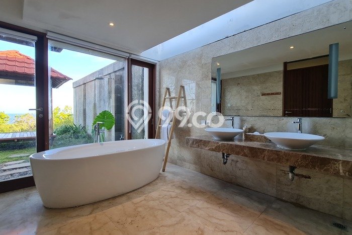 Vila di , Area 450m2m², Posisi Strategis Vila di , Area 450m2m², Posisi Strategis