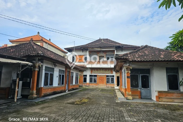 Unit Ruko Paling Strategis di Denpasar Selatan Denpasar dengan LB 350m2 Unit Ruko Paling Strategis di Denpasar Selatan Denpasar dengan LB 350m2