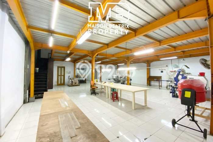 Gudang Area Bisnis di Setu, Luas 300m², Pusat Niaga Gudang Area Bisnis di Setu, Luas 300m², Pusat Niaga