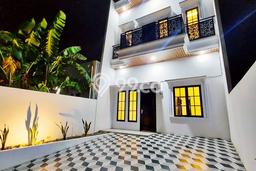 Rumah Strategis Modern Lb 72m2 di Semarang Selatan, Semarang Rumah Strategis Modern Lb 72m2 di Semarang Selatan, Semarang