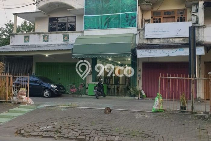 Lokasi Strategis! Dijual Ruko Bisnis di Gayungan, Surabaya Kondisi Bagus Lokasi Strategis! Dijual Ruko Bisnis di Gayungan, Surabaya Kondisi Bagus