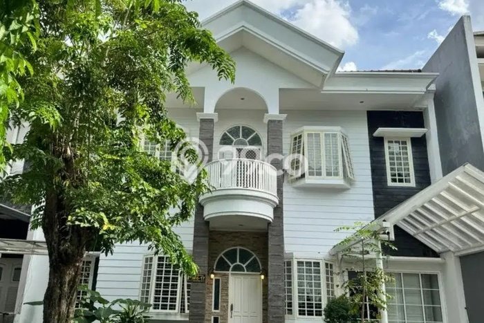 Rumah Luxury Modern Siap Huni di Pakuwon City Surabaya Rumah Luxury Modern Siap Huni di Pakuwon City Surabaya