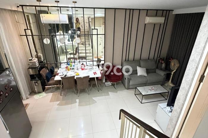 Rumah Luxury Modern Siap Huni di Pakuwon City Surabaya Rumah Luxury Modern Siap Huni di Pakuwon City Surabaya