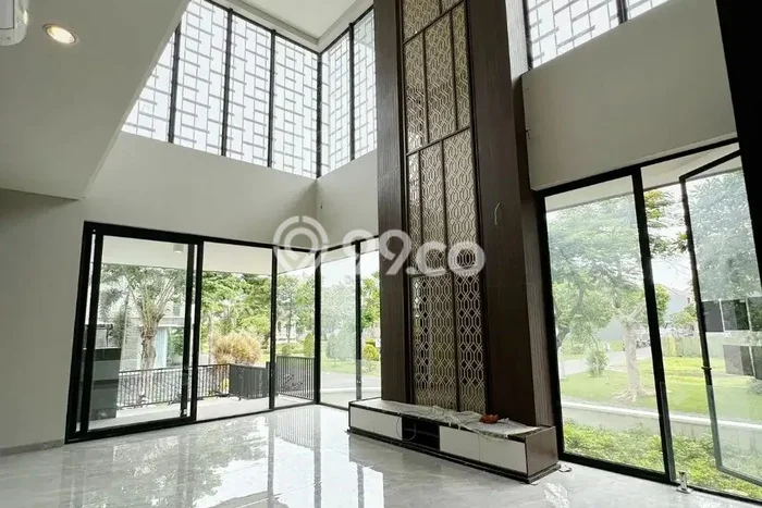 Jual Rumah Luas Megah Dengan View Cantik di Pakuwon City, Surabaya Jual Rumah Luas Megah Dengan View Cantik di Pakuwon City, Surabaya