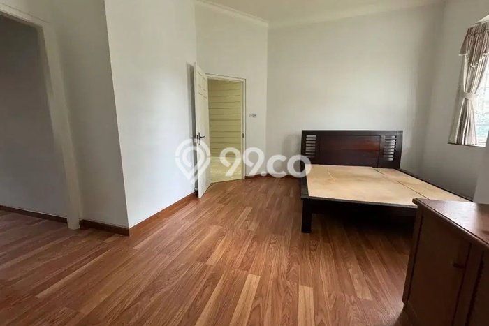 Rumah Luxury Modern Siap Huni di Pakuwon City Surabaya Rumah Luxury Modern Siap Huni di Pakuwon City Surabaya
